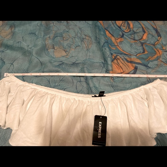 Express Ruffle Top - Picture 3 of 6